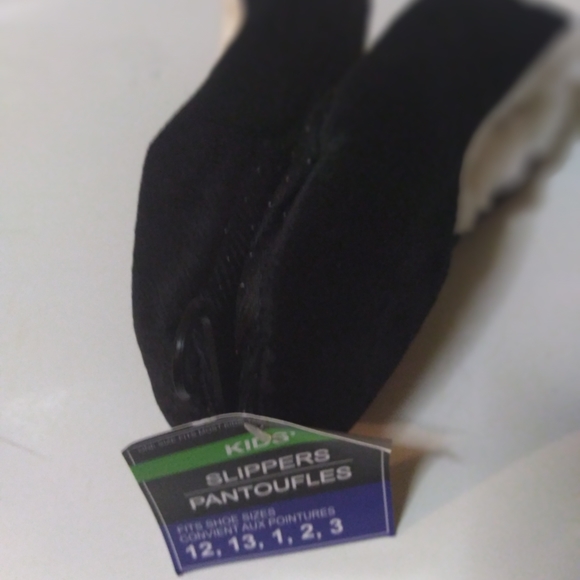 Kids Slippers - Picture 2 of 2